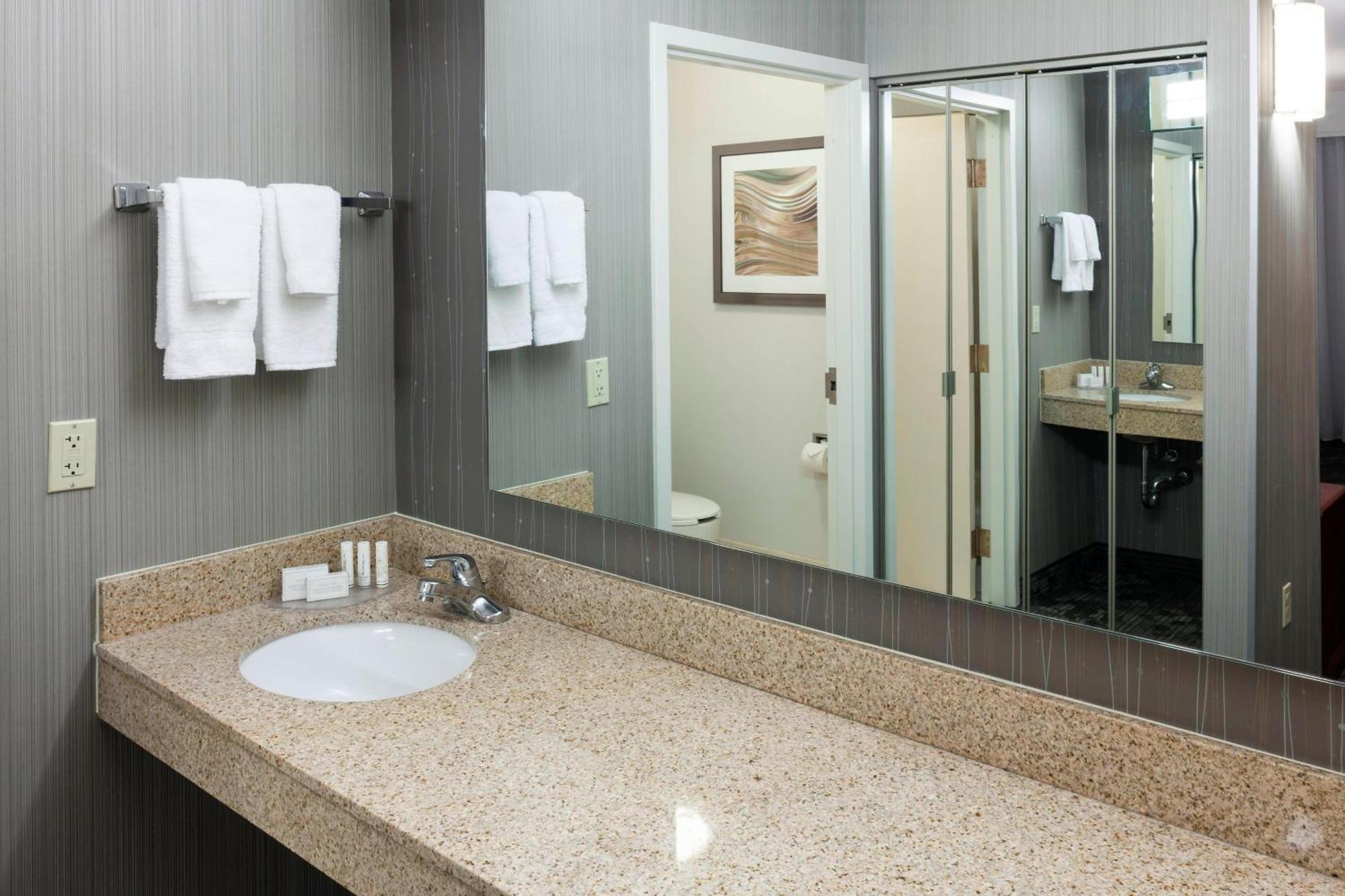 Courtyard By Marriott Wichita East Hotel Luaran gambar